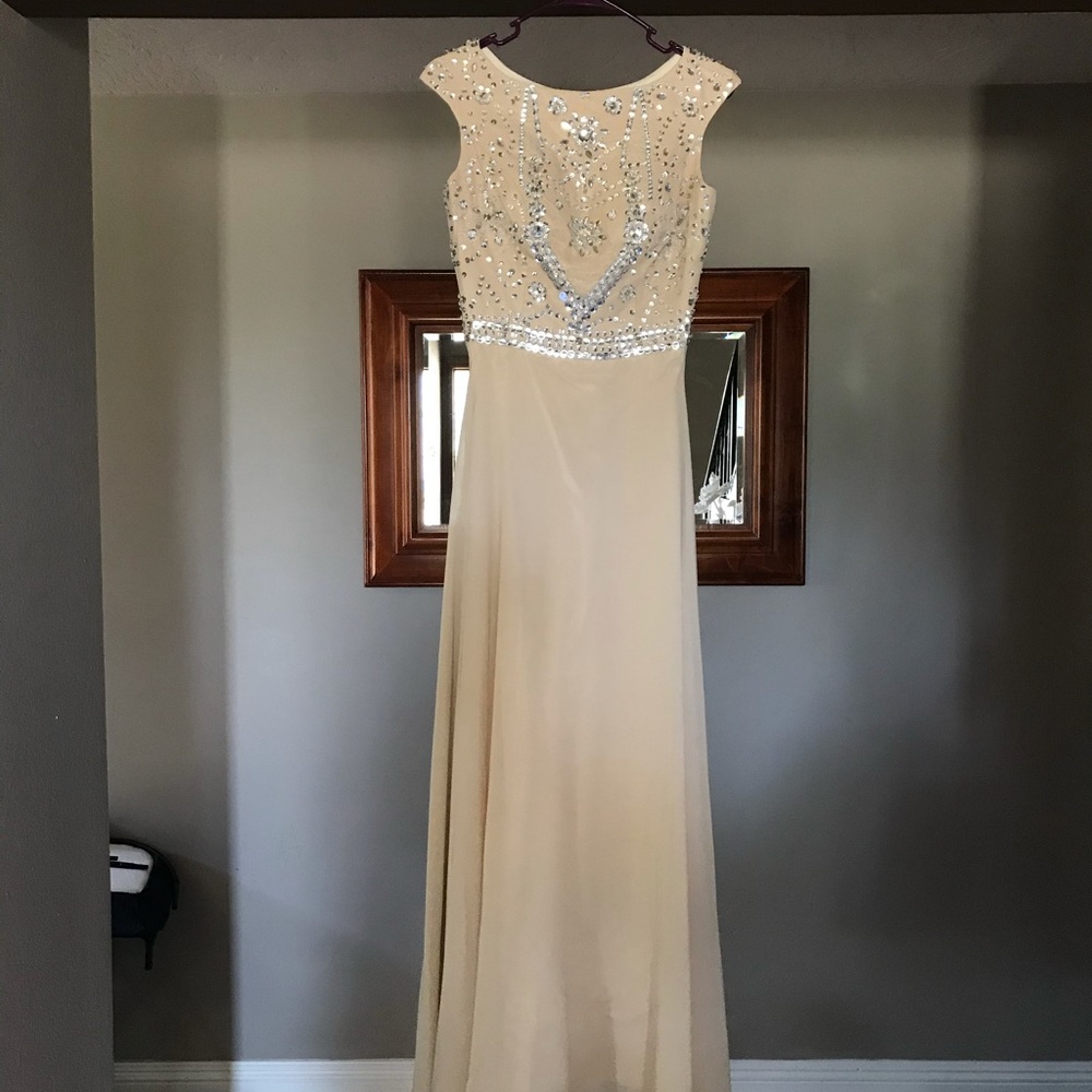 PROM DRESS - Picture 3 of 4